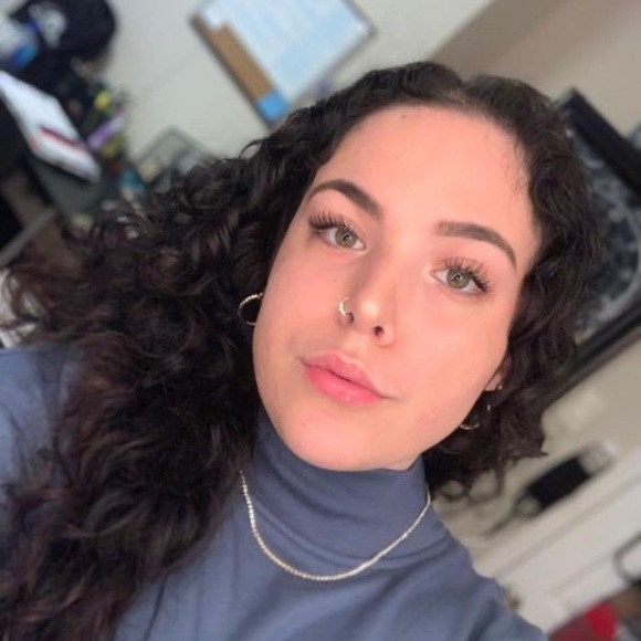 Meet your Posher, Gianna - Picture 1 of 1